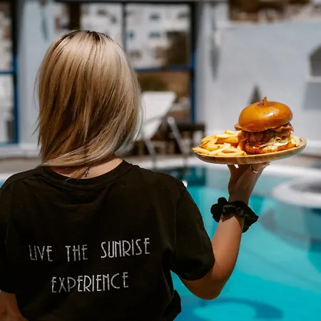 Sunrise 2* Chora d'Ios